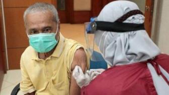 Gov't Should Review Rules for Booster Shot: Expert