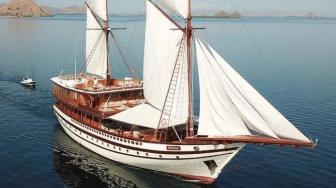 Pinisi Ships as Floating Hotels for Mandalika's MotoGP Spectators