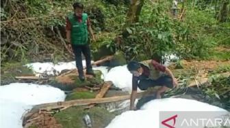 Foamy River Shocks People in Gowa