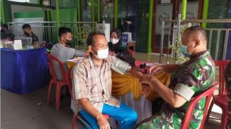 Army, Police Guard Micro-Lockdowns in Several Areas in Jakarta