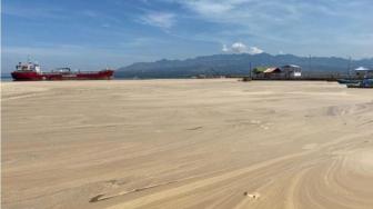 The Mysterious Brown Jelly Foam-like Liquid in Bima Bay West Nusa Tenggara