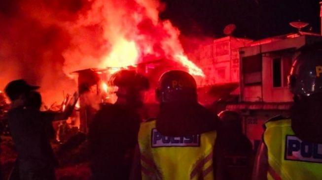 Fire in Jalan Wahidin, Medan on May 1, 2022. (Photo: Special Doc.)