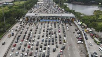 1.7 Million Vehicles Left Jakarta during The Homecoming Mudik Tradition