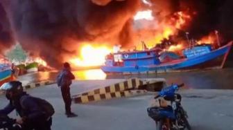 44 Fishermen's Boats Catch Fire at Batere, Wijayapura Docks in Cilacap