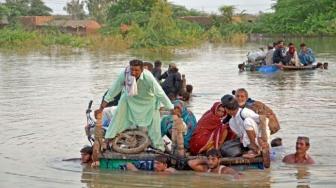 Indonesia Sends Team to Provide Medical Care for Pakistan Flood Victims