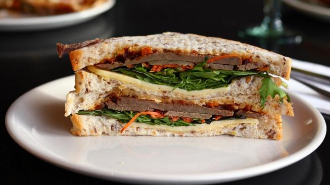 Tips for Making an Ultimate Sandwich, Don't Do This To Stave Off Sogginess