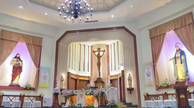 The altar of St. Joseph, Matraman, East Jakarta [TheIndonesia.co/CNR ukirsari]