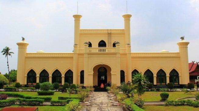 Siak Sri Indrapura Palace [Wikimedia Commons]