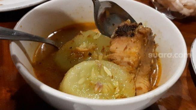 The renowned fish soup from Mak Beng's [Suara.com/Dini Afrianti]