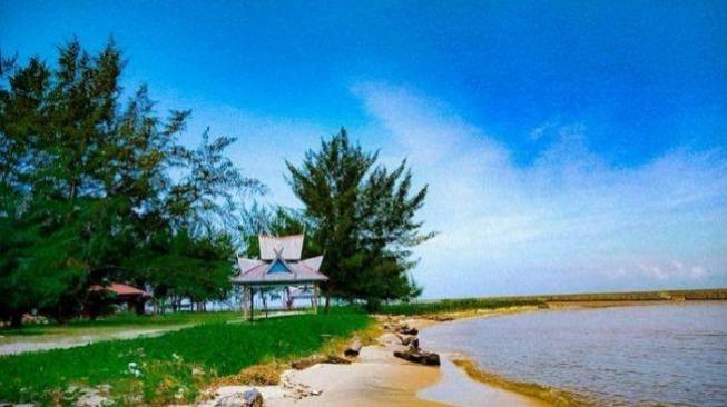 A beach at Central Kalimantan [Instagram/@infopbun]