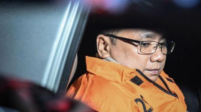 Yaqut Cholil Qoumas detained by KPK in Jakarta over hajj corruption case. ANTARA FOTO/Sulthony Hasanuddin/wsj.