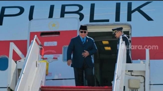 President Prabowo Subianto at Orly Airport in Paris, France. (Photo: Laily Rachev/Presidential Secretariat Press, Media and Information Bureau)